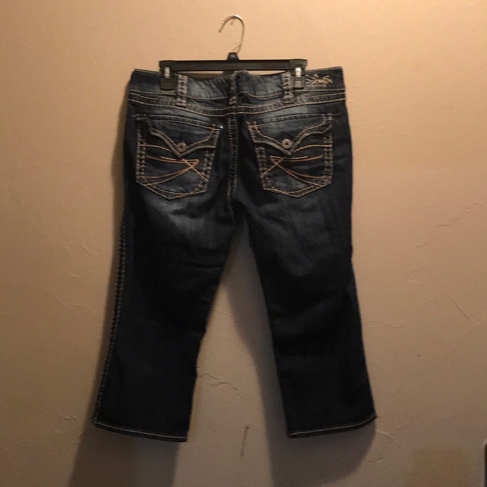 Size 34 “Silver Jeans” Capris
